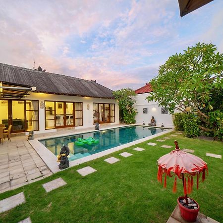 Bali Sunyi Villas ジンバラン エクステリア 写真