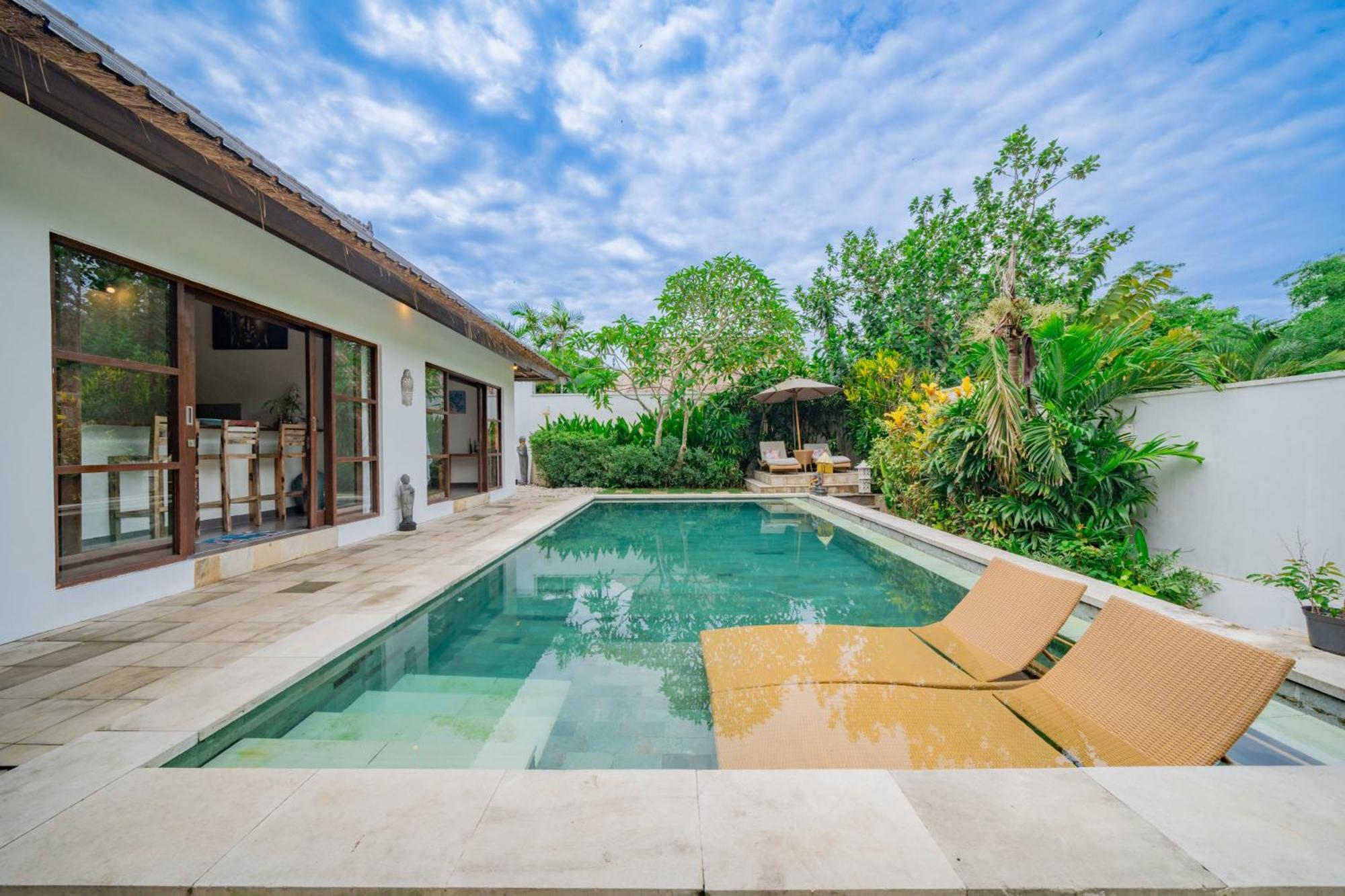 Bali Sunyi Villas ジンバラン エクステリア 写真