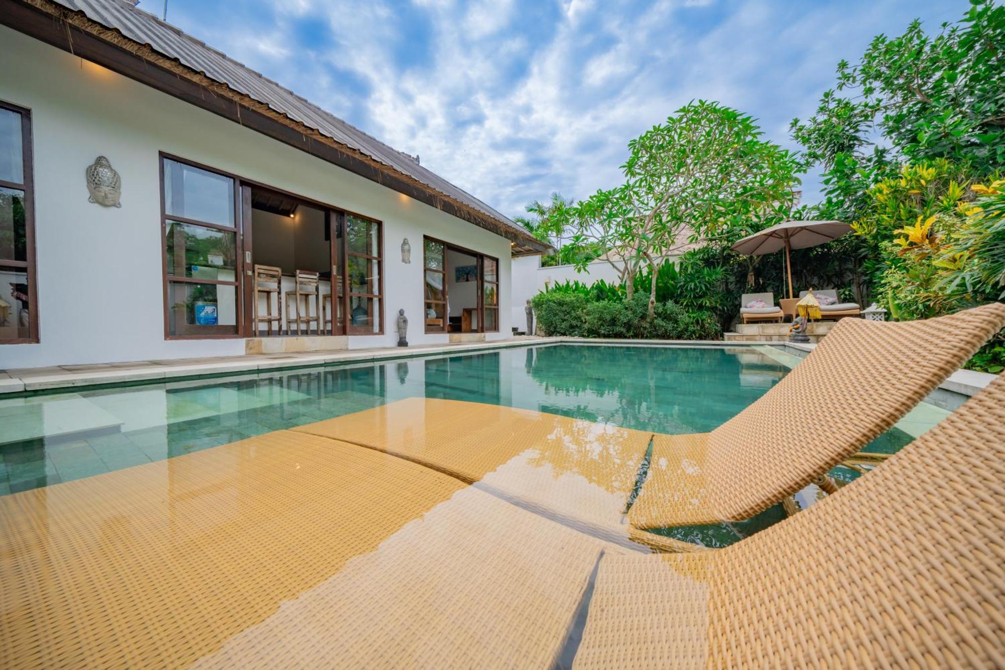 Bali Sunyi Villas ジンバラン エクステリア 写真