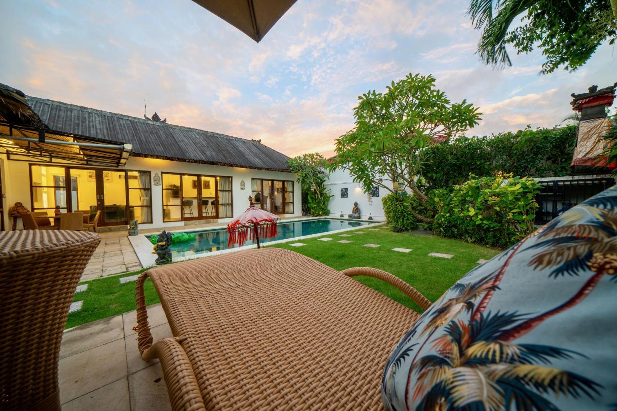 Bali Sunyi Villas ジンバラン エクステリア 写真